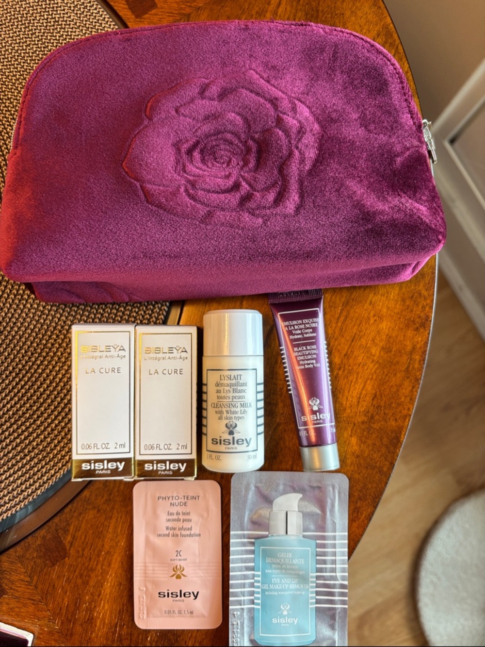 Sisley Women's travel Set with Velvet Rose Pouch in Magenta. NWT